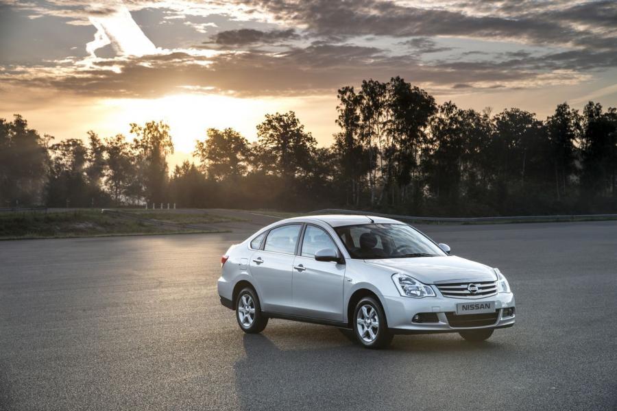  Nissan Almera 2012 года  (фото 12 из 31)